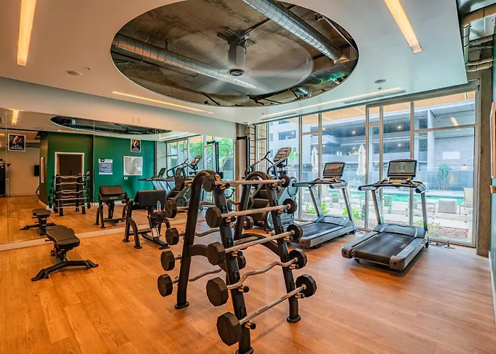 Cool 1bd In Cdt With Gym Pool Parking Phoenix