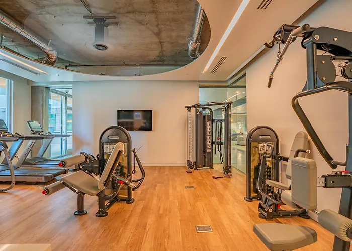 Cool 1bd In Cdt With Gym Pool Parking *