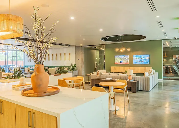 Apartment Cool 1bd In Cdt With Gym Pool Parking