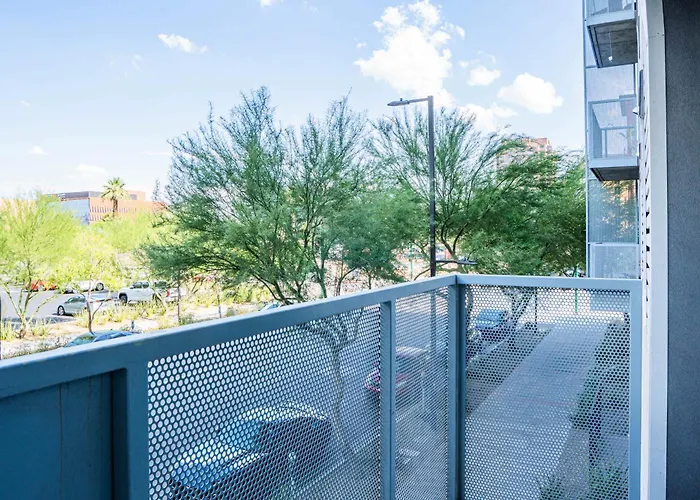 Apartment Cool 1bd In Cdt With Gym Pool Parking