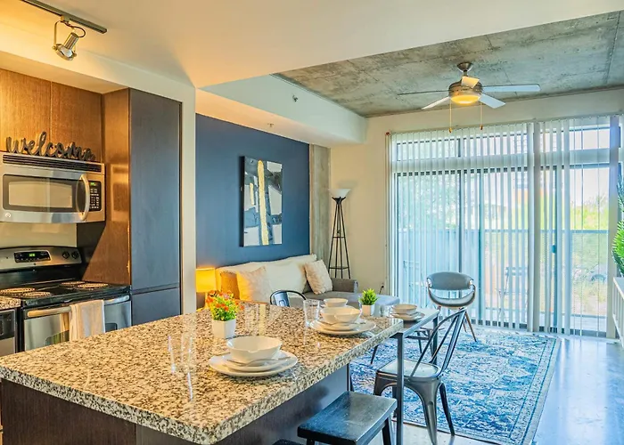 Cool 1bd In Cdt With Gym Pool Parking Apartment Phoenix