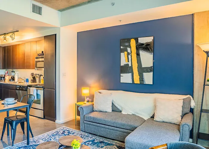 Cool 1bd In Cdt With Gym Pool Parking Phoenix