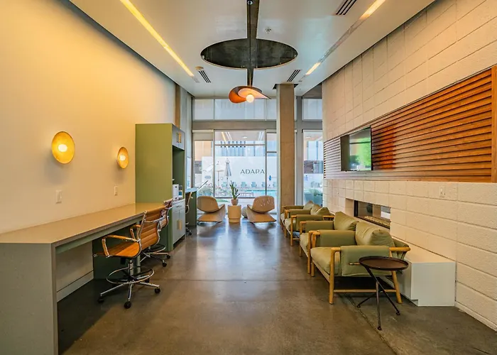 Cool 1bd In Cdt With Gym Pool Parking Phoenix