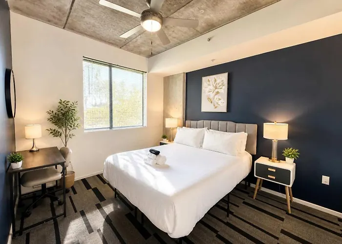 Apartment Cool 1bd In Cdt With Gym Pool Parking *