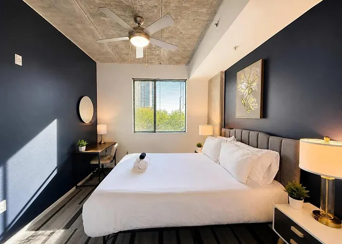 Cool 1bd In Cdt With Gym Pool Parking *
