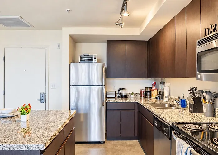Cool 1bd In Cdt With Gym Pool Parking *