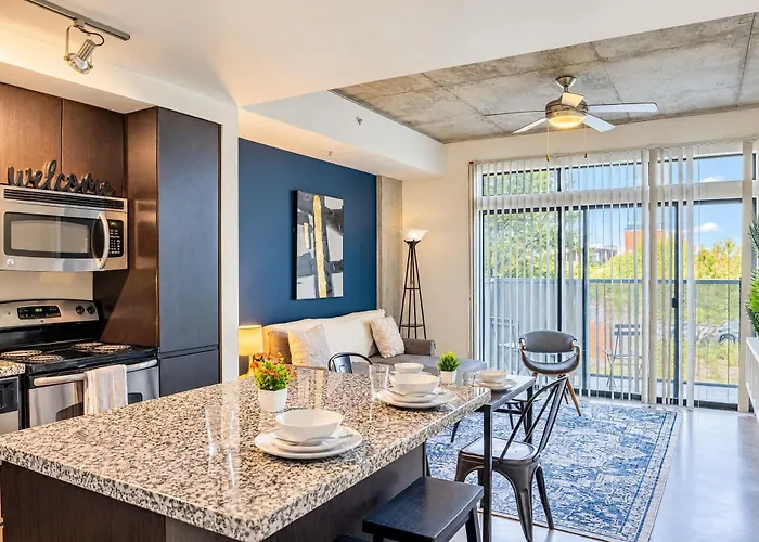 Cool 1bd In Cdt With Gym Pool Parking Apartment *