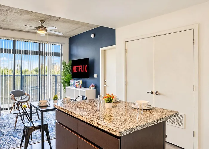 Cool 1bd In Cdt With Gym Pool Parking * Phoenix