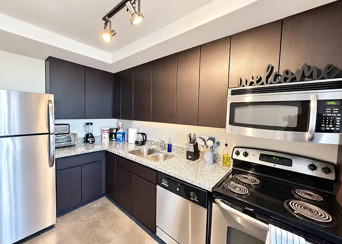 Apartment Cool 1bd In Cdt With Gym Pool Parking