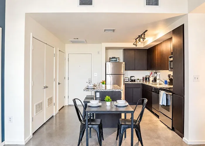 Cool 1bd In Cdt With Gym Pool Parking