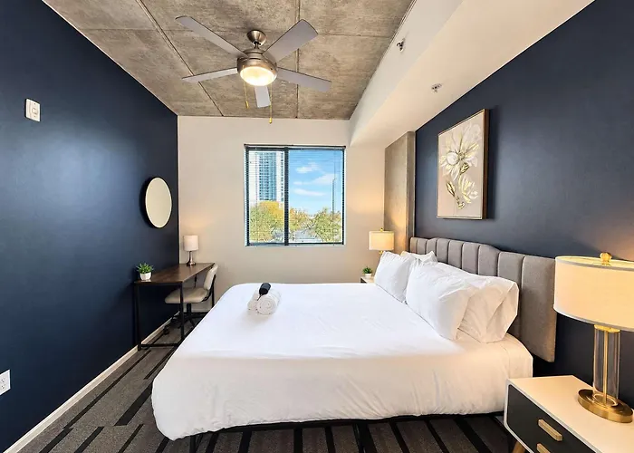Cool 1bd In Cdt With Gym Pool Parking *